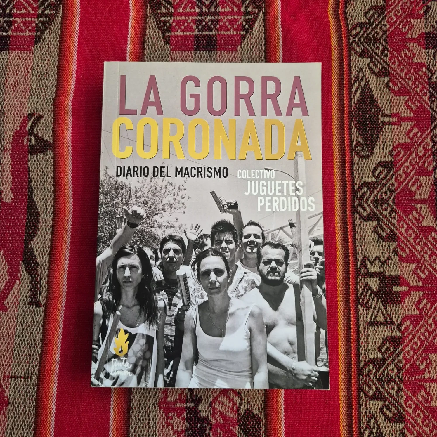 La gorra coronada